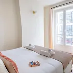 2#Two Bedrooms#Champs Elysées#Arc de Triomphe#AC