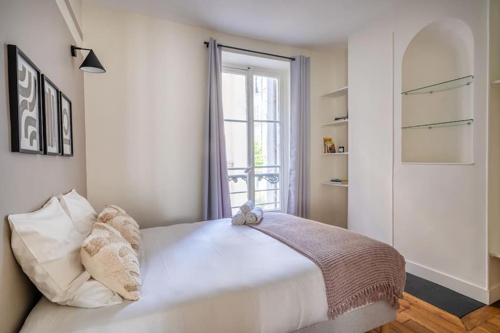 2 Two Bedrooms Champs Elysees Arc De Triomphe Ac Apartment Paris
